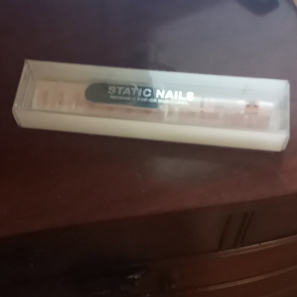 Static Nails